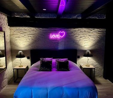 Paroisse Notre-Dame Apartment | Le Canal