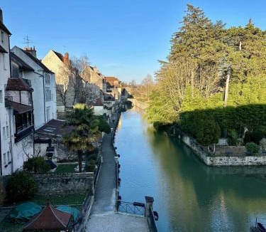 Paroisse Notre-Dame Apartment | Le Canal