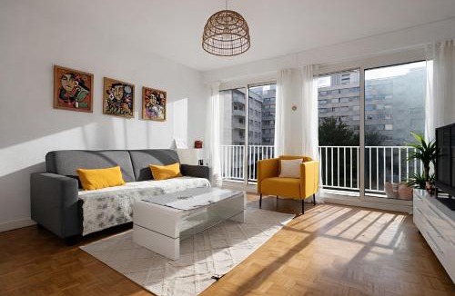 Puteaux Apartment | Le Candelaria - 6 pers - Proche Paris - Balcon