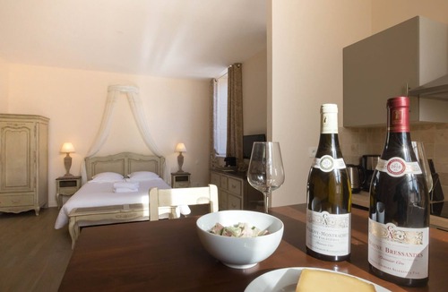 Beaune City Centre Apartment | Le Cara Rafael Beaune Center
