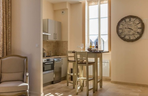 Beaune City Centre Apartment | Le Cara Rafael Beaune Center