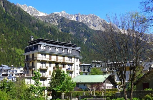 Chamonix City Centre Apartment | Le Carlton by Interhome