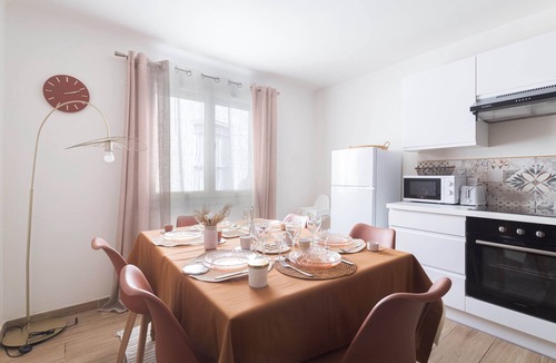 Saint-Hippolyte Apartment | Le Carmen apartment in the heart of Saint-Hippolyte, 3 bedrooms, up to 6 guests