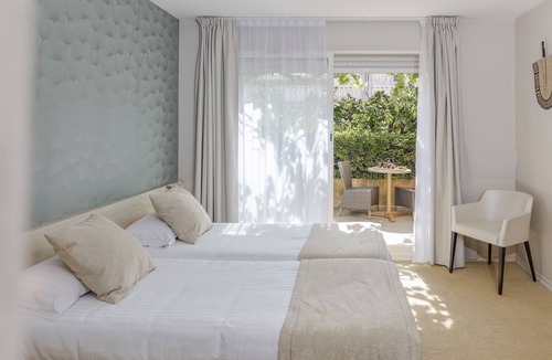 Charmes-sur-Rhone Hotel | Le Carré d'Alethius Logis Hôtel Restaurant Gastronomique