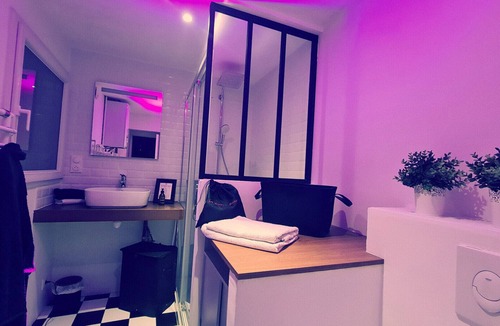 Bruz House | Le Carré Rose - Love Room