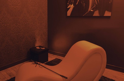 Bruz House | Le Carré Rose - Love Room