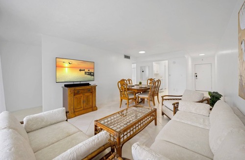 Sunny Isles Beach Condo | LE CARTIER 517