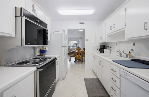 Sunny Isles Beach Condo | LE CARTIER 517