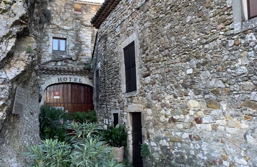 Aigueze House | Le Castélas