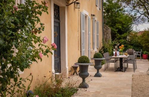 Lagraulet-du-Gers Hotel | Le Castel Pierre - 7ch&7sdb avec clim, piscine XL, ping-pong, salle fitness et sauna pour 15 personnes