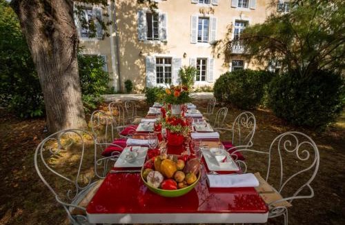 Lagraulet-du-Gers Hotel | Le Castel Pierre - 7ch&7sdb avec clim, piscine XL, ping-pong, salle fitness et sauna pour 15 personnes