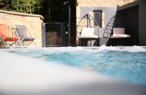 Collias Hotel | Le Castellas Hotel & SPA - PONT DU GARD - UZES