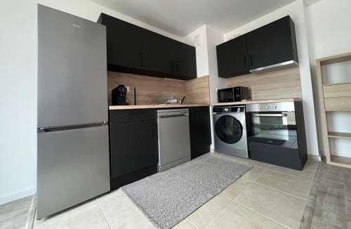 Saint-Sebastien-sur-Loire Apartment | Le Catalina 6 people, balcony et parking