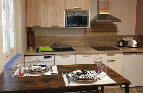 Arenes Romaines - Saint-Martin-du-Touch Apartment | Le Catalan - Studio climatisé avec parking privé