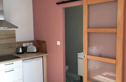 Arenes Romaines - Saint-Martin-du-Touch Apartment | Le Catalan - Studio Cosy, climatisé avec Parking