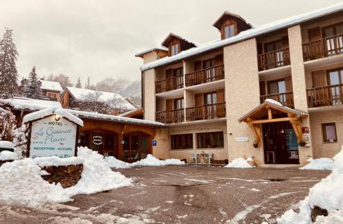 Guillestre Hotel | Le Catinat Fleuri