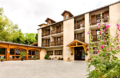 Guillestre Hotel | Le Catinat Fleuri