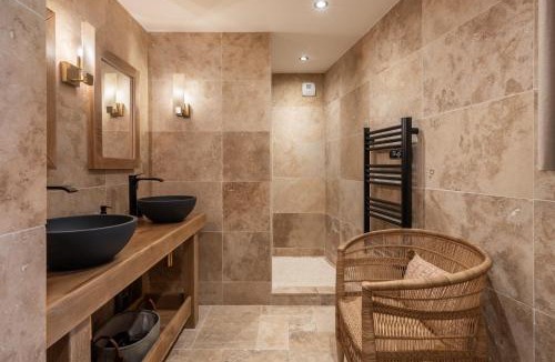 Saint-Maximin Ski Chalet | Le Cellier & Spa