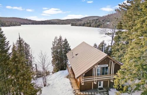Sainte-Lucie-des-Laurentides Ski Chalet | Le Château