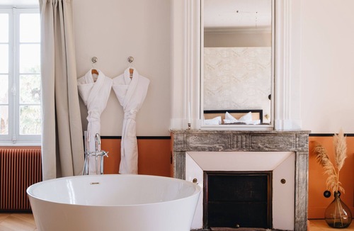 Saint-Seurin-de-Cadourne Bed & Breakfast | Le Château Réal