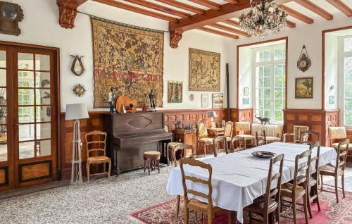 Trepied House | Le Château