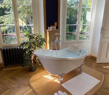 Elbeuf-en-Bray Bed & Breakfast | Le Château d'Elbeuf-en-Bray