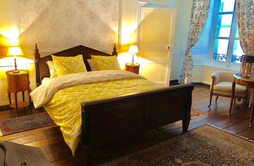 Saint-Leger-des-Pres Bed & Breakfast | Le Château de la Croix Chemin