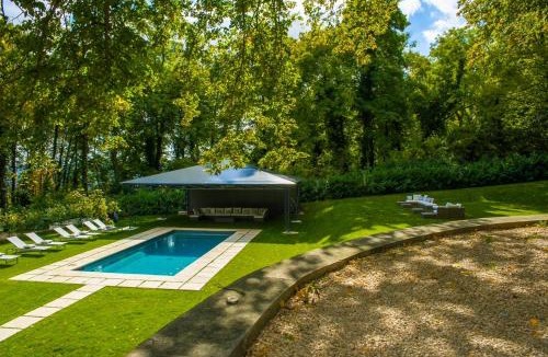 Hardricourt Bed & Breakfast | Le Château d Hardricourt