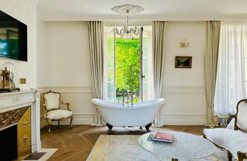 Hardricourt Bed & Breakfast | Le Château d Hardricourt