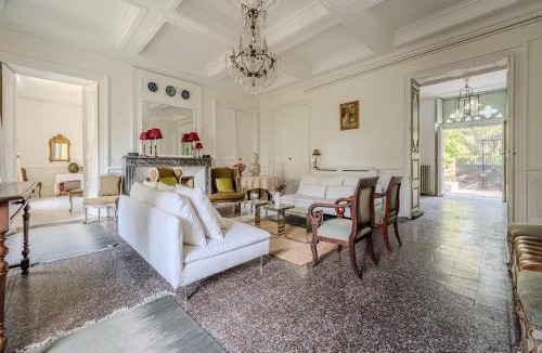 Junas House | Le Château De Christin - Avec piscine