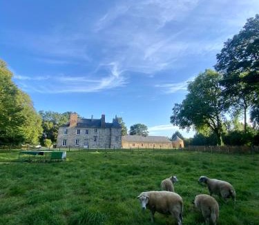 Pire-sur-Seiche Apartment | Le Château de La Beauvais