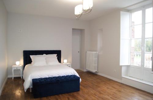 Brinay Bed & Breakfast | Le château de la brosse Chambres d'hôtes