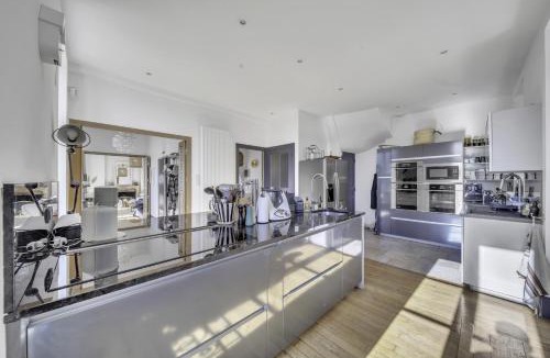 Palleau House | Le Château de Palleau