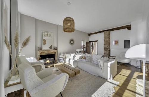 Palleau House | Le Château de Palleau