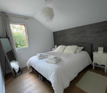 Hersin-Coupigny Apartment | Le Château de Toile - Gîte du châtaignier
