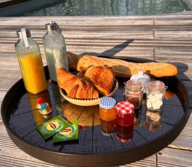 Hersin-Coupigny Apartment | Le Château de Toile, Gîtes et Suite Privée avec Spa et Sauna