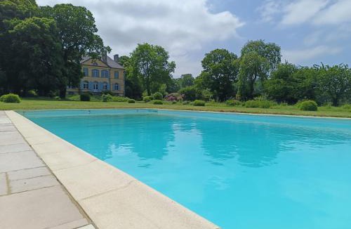 Noyal Bed & Breakfast | Le Château des Portes