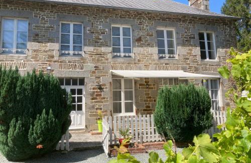 Le Loreur House | Le Château du Bonheur, Piscine ouverte du 1er juin au 30 septembre , Sauna et Jacuzzi