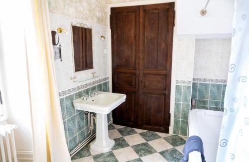 Souvigny Villa | Le château