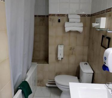 Tournon-sur-Rhone Bed & Breakfast | Le Château