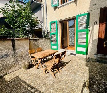 Vizille Apartment | le château