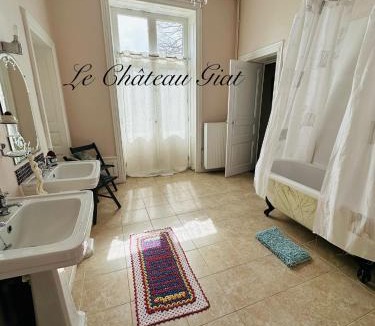 Giat Bed & Breakfast | Le Château Giat