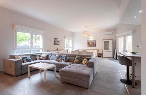 Thionville House | Le Château Jeannot