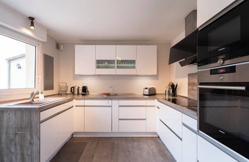 Thionville House | Le Château Jeannot - Rock in Share