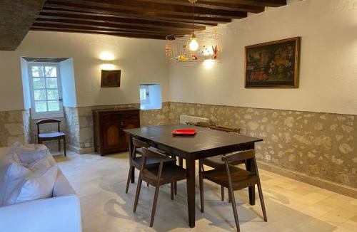 Marcilly-sur-Maulne House | Le châtelet du château de Marcilly
