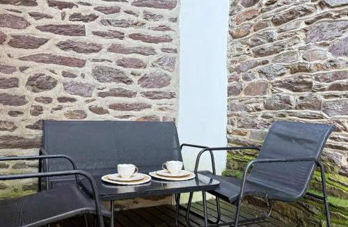 Dinan - Saint-Malo Apartment | Le Chézy Dinan - Spacieux & Calme - Terrasse