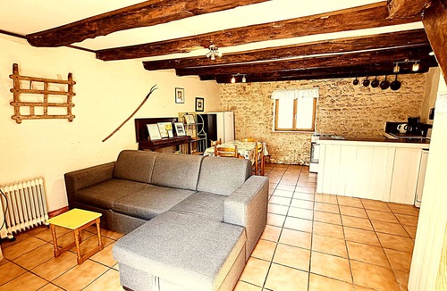 Saint-Just-Luzac House | Le Chai 2 bedroom house