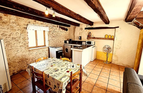 Saint-Just-Luzac House | Le Chai 2 bedroom house