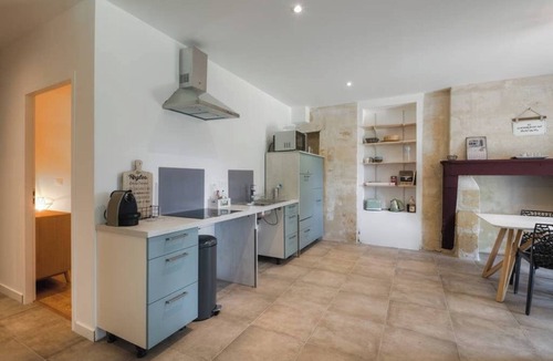 Sadirac Apartment | Le Chai, charming cottage with lake view