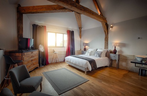 Le Puy-Notre-Dame Hotel | Le Chai de la Paleine